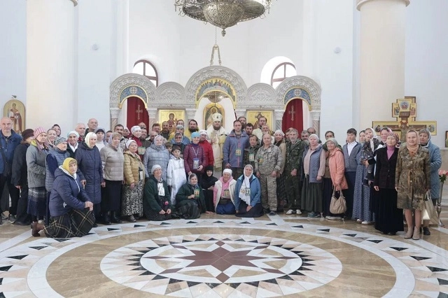 Уральцы вышли в Симеоновский крестный ход из Алапаевска
