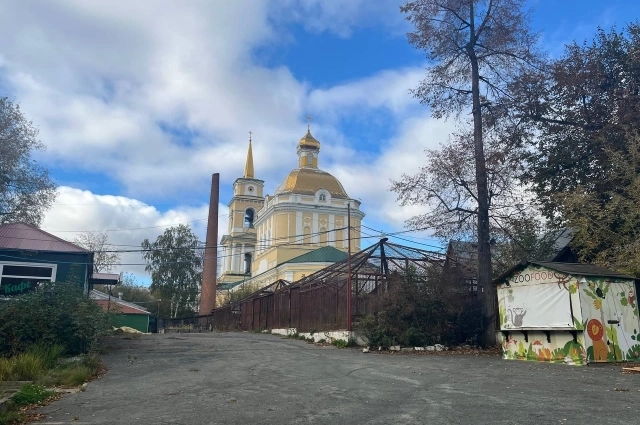 История места тесно связана с кафедральным собором.