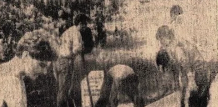 Один из субботников в парке, за который участники получили деньги, которые пошли на строительство памятника.