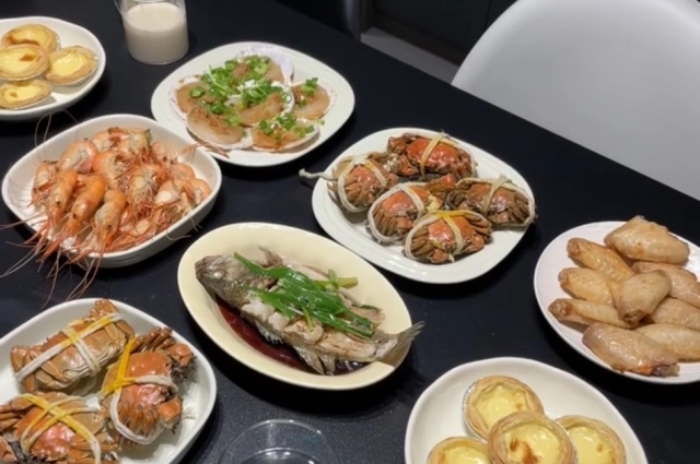 Праздничный стол должен стать символом изобилия.