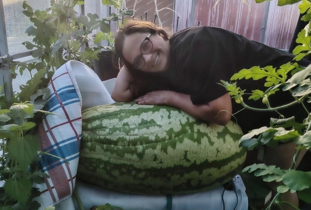 Арбузы у Ольги Догадаевой спят, как маленькие дети!