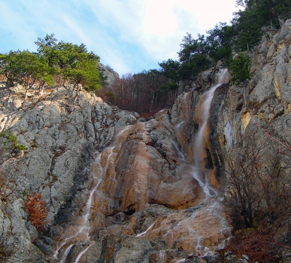 Самый высокий в Крыму водопад Весенний.