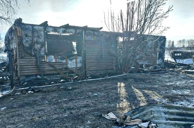 Всё, что осталось от дома.