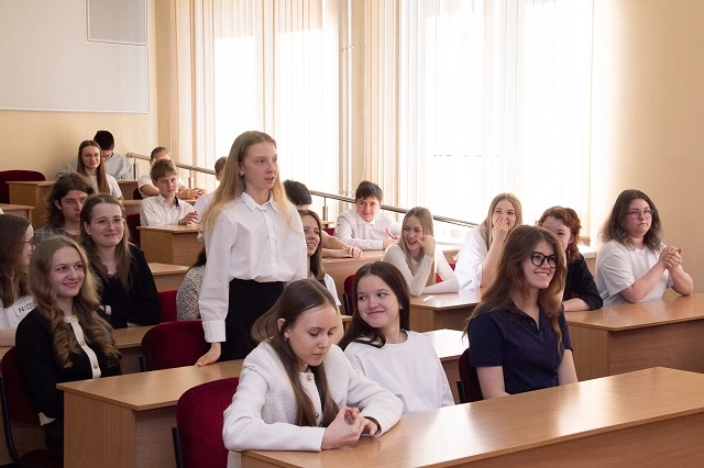 УБРиР начал уроки финансовой грамотности для школьников Екатеринбурга