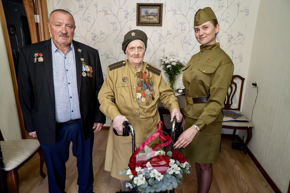Наследники Победы поздравляют ветеранов.