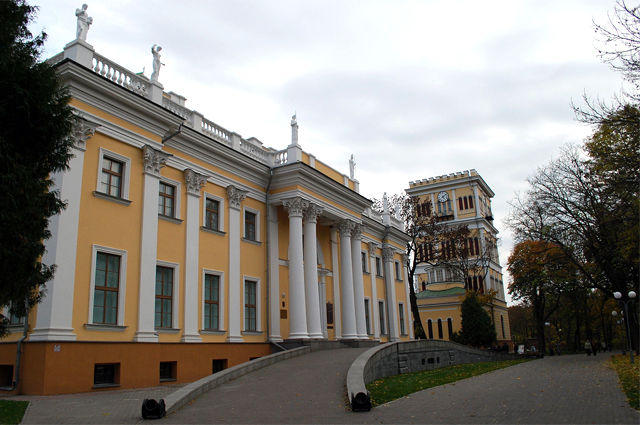 Дворец Румянцевых — Паскевичей в Гомеле, купленный в 1834 году.