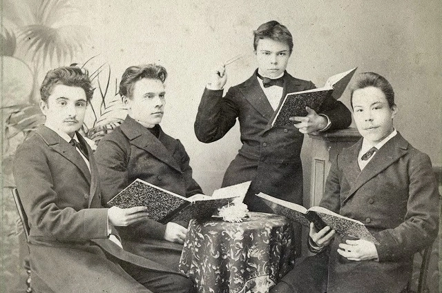 Студент Пономарёв Николай Александрович с товарищами, 1890 г. Фото Д. Н. Мамонов