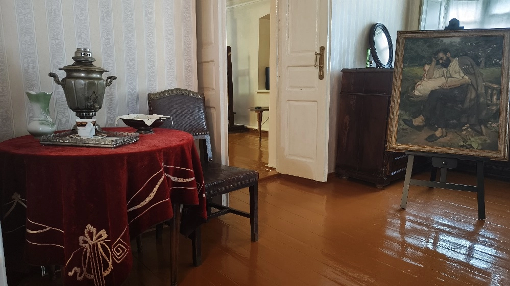 Комнаты в Доме-музее Коста Хетагурова.