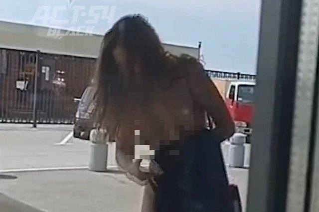 Порно видео снял трусики жене