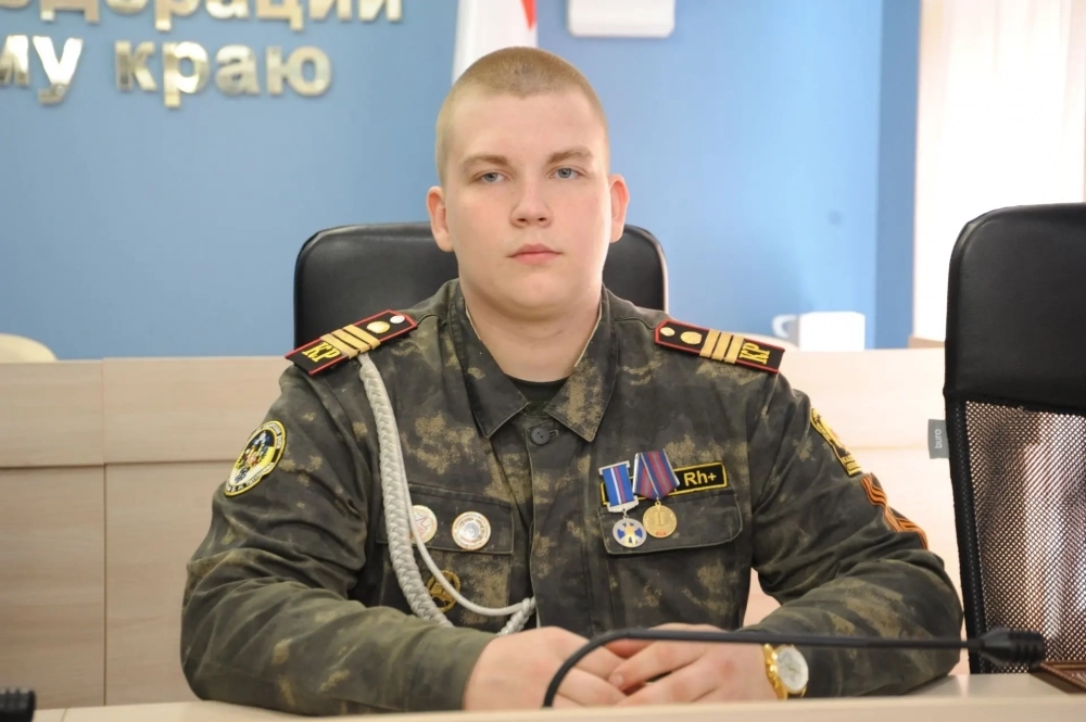 Константин учится в кадетской роте. 