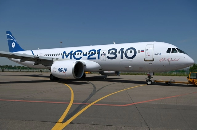 Опытный образец самолета МС-21-310 с двигателем ПД-14.