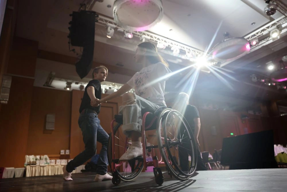 Полина Гладких и Артём Ёлкин.