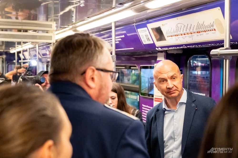 Наш атом в нашем метро. Состав-музей начал курсировать по оранжевой ветке