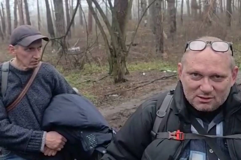 Сергей (справа) и Андрей Соколовы, мирные жители.