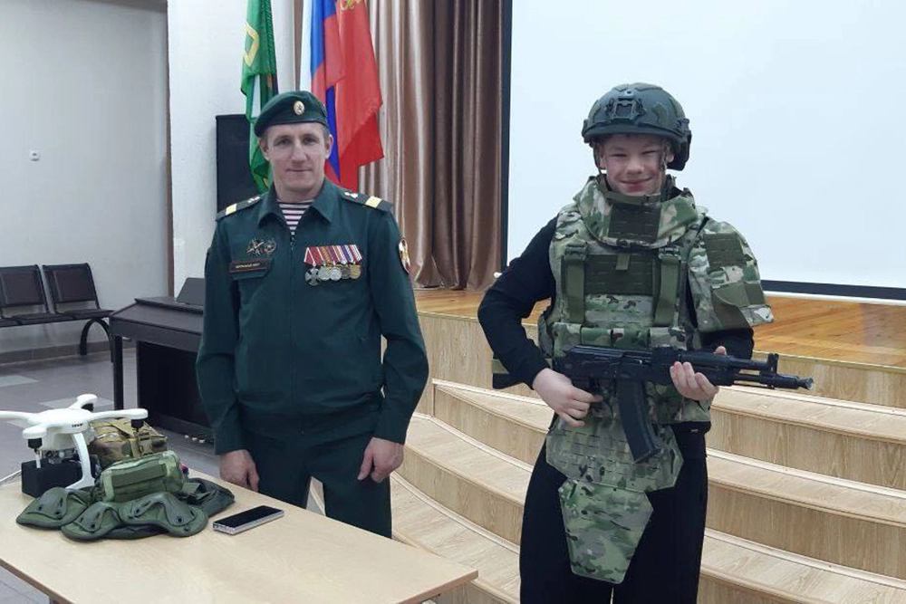 Руководитель Пушкинского отделения Ассоциации Ветеранов СВО Леонид Соболев (слева).