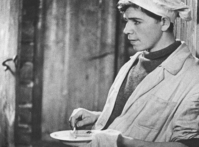 В 1936 году в картине Герасимова «Семеро смелых» Петр Алейников  получил роль повара Молибоги.