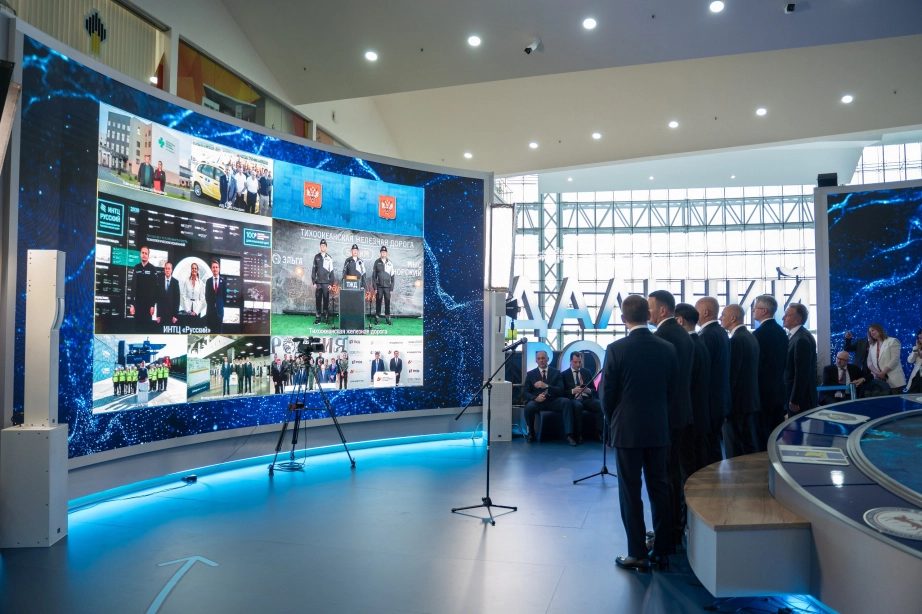 Церемония открытия нового терминала международного аэропорта Хабаровск по видеосвязи.