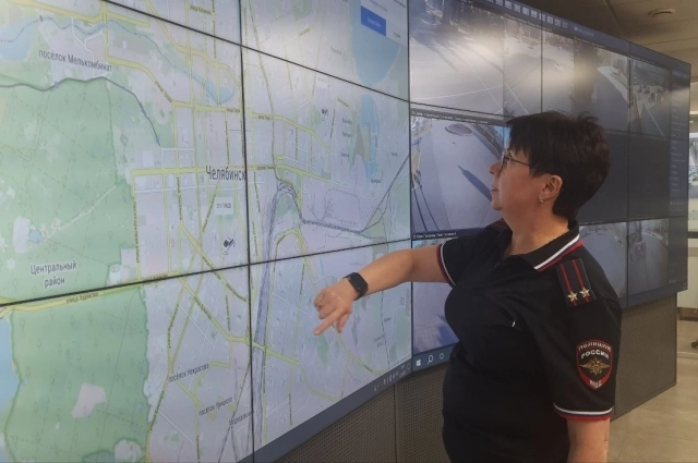 Система показывает на карте расположение всех полицейских машин.