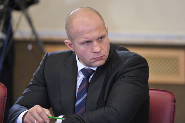 Фёдор Емельяненко не смог долго находится в кабинете и принял решение вернуться на ринг. 