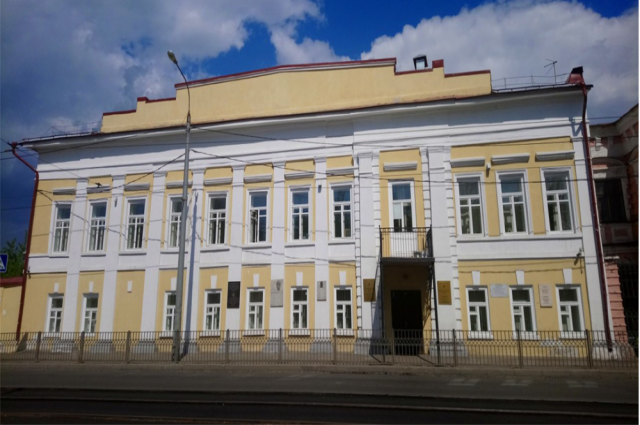 Так выглядит здание Татарской учительской школы в наши дни. 