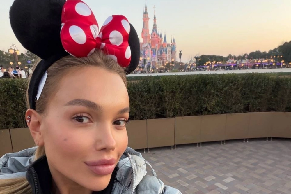 Кристина советует естественный макияж.