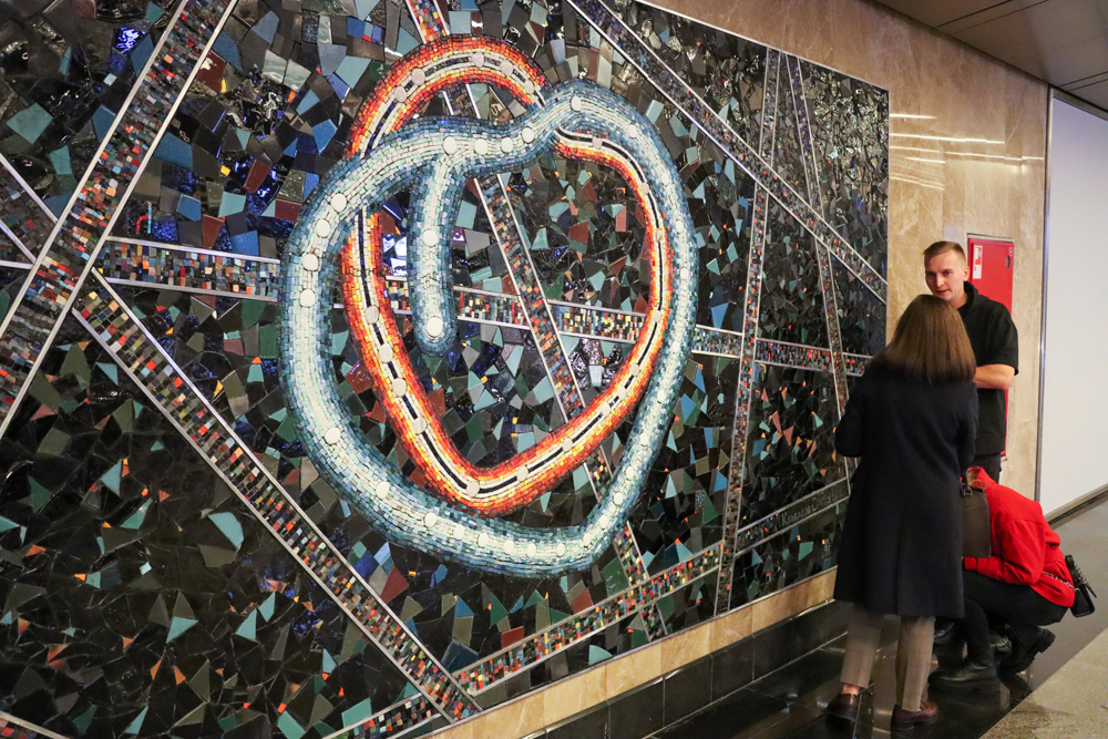На мозаике «Два сердца столицы» изображены МЦК и БКЛ, которая поедет в конце февраля, – два главных транспортных кольца города. 