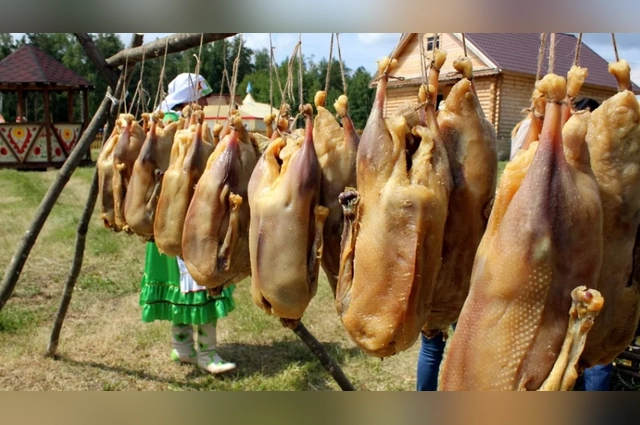 Вяленый гусь из Муслюмово знаменит во всей России.