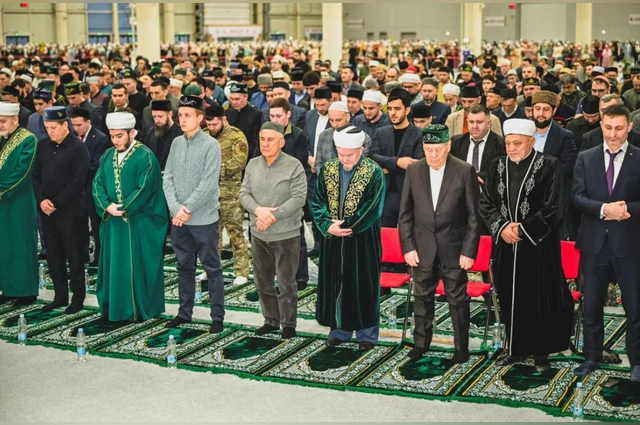 Разговение совершили 8 тысяч человек.