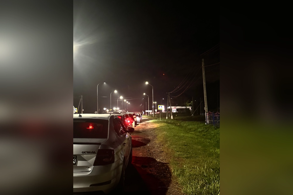 Привезенный на заправку бензин разбирают за несколько часов.