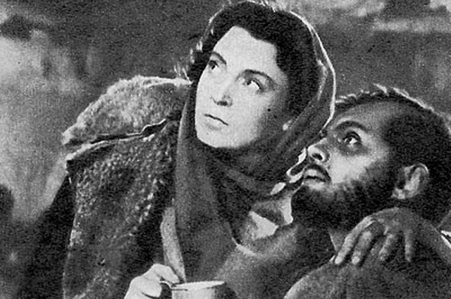 В кинофильме1948 года «Повесть о настоящем человеке» (в главной роли Павел Кадочников) актриса сыграла простую деревенскую женщину Варвару.