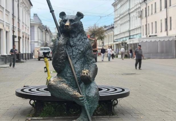Мишка будет сидеть в обновленном месте.
