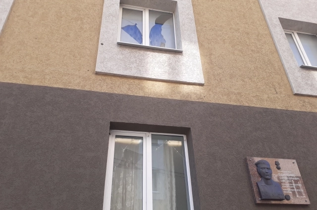 Окна дома по Театральному проезду, 1