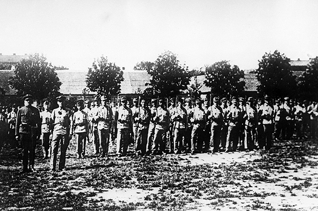 Бойцы Венгерской Красной армии - участники боев против интервентов и белогвардейцев в Советской России, 1919 год.
