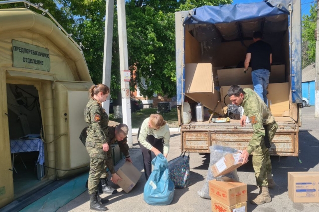 Часть гуманитарного груза из Пензы доставили в госпиталь, где проходят лечение российские военнослужащие, участвовавшие в СВО на Украине.
