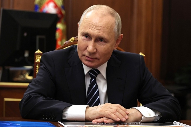 Президент России назвал достойными темпы развития региона под руководством Виталия Хоценко.