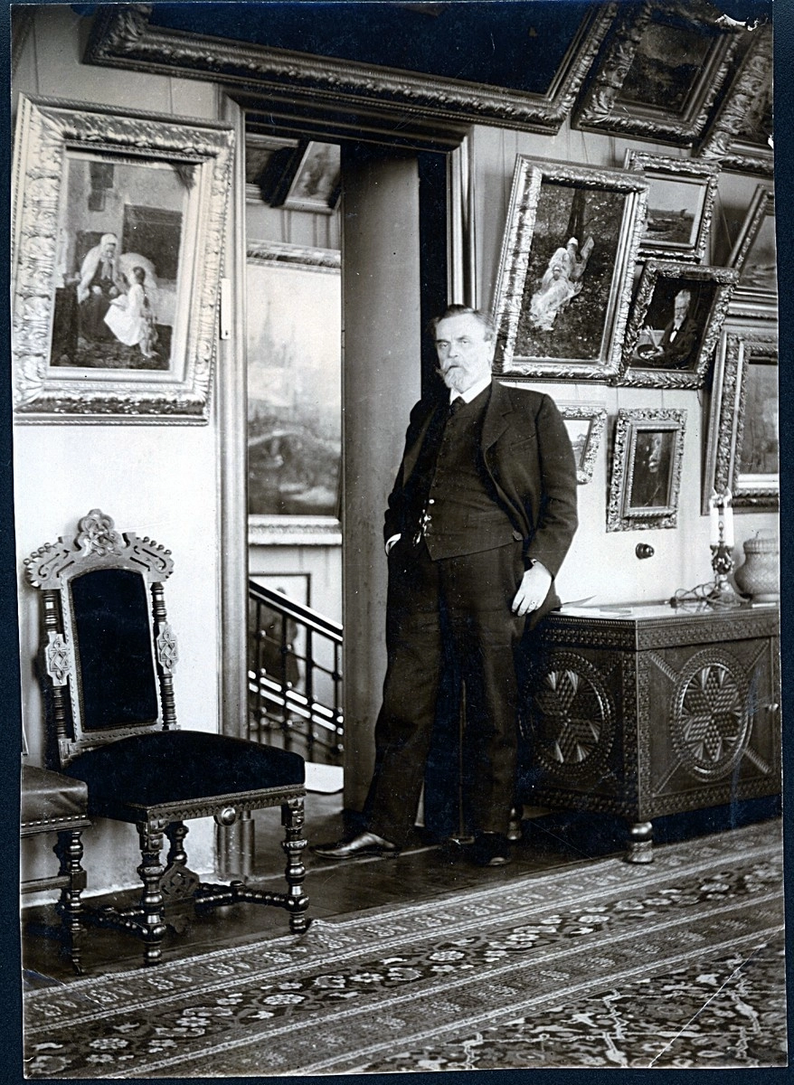 Иван Цветков в доме-музее, 1905 год.