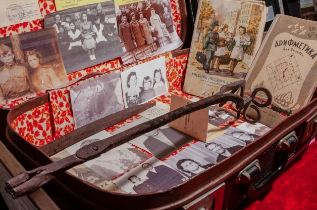 По своему локтю. В Староуткинске вновь сколочена барка сплавщиков