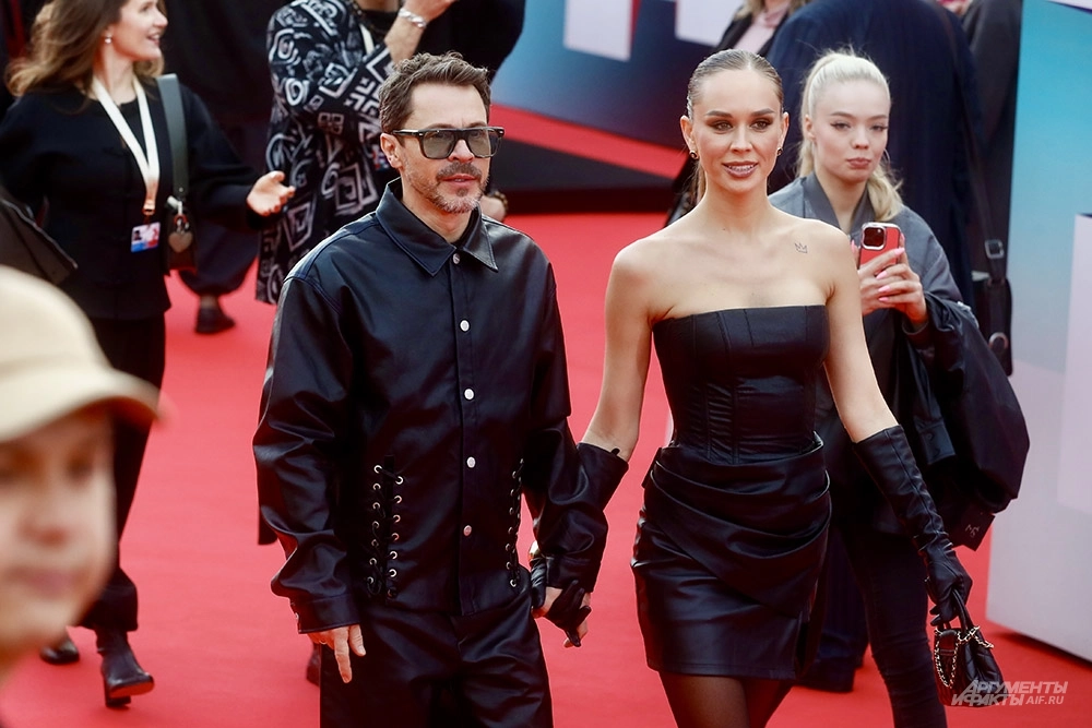 Актер Павел Деревянко с супругой Зоей Фуць. 