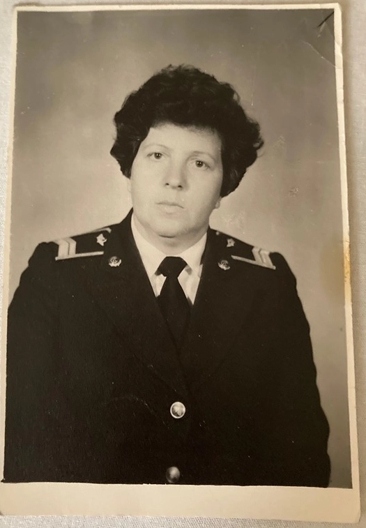 Нина Панасенко проработала в аэропорту 33 года.