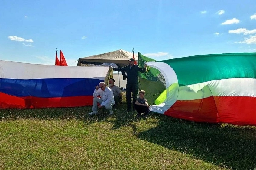 Общая память объединяет все регионы.