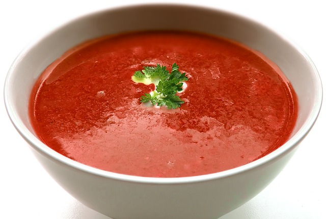 Этот суп немного напоминает гаспачо.