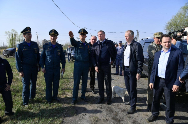 10 мая глава Омской области посетил Называевск, сильно пострадавший от пожаров.