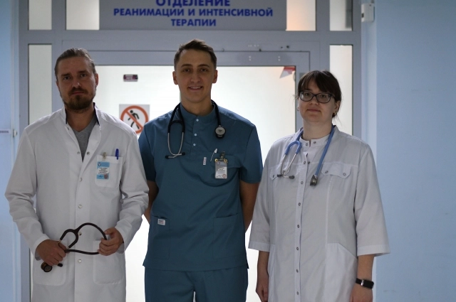 Врачи, которые спасли женщину.