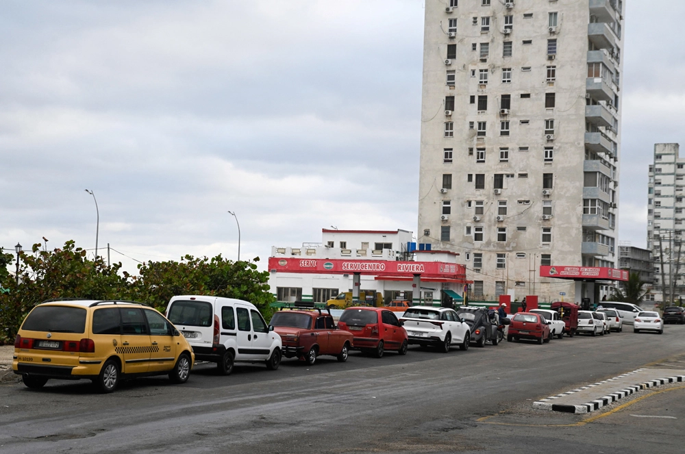 Очередь на заправку.