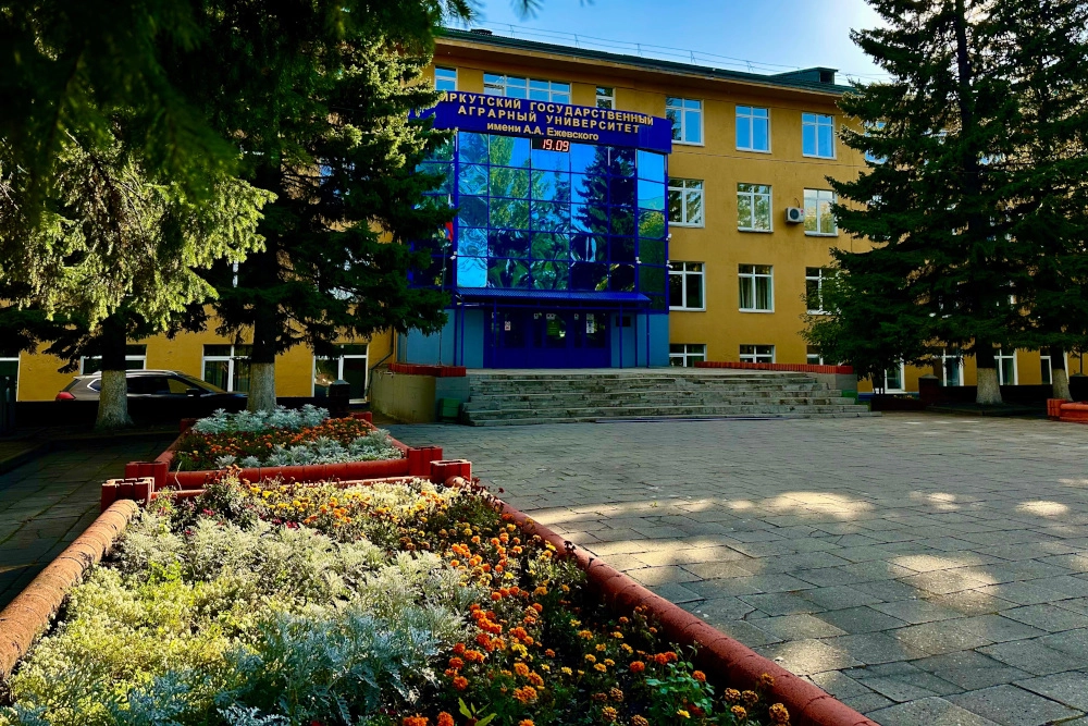 Также выпускники смогут узнать о правилах приёма и нюансах поступления. 