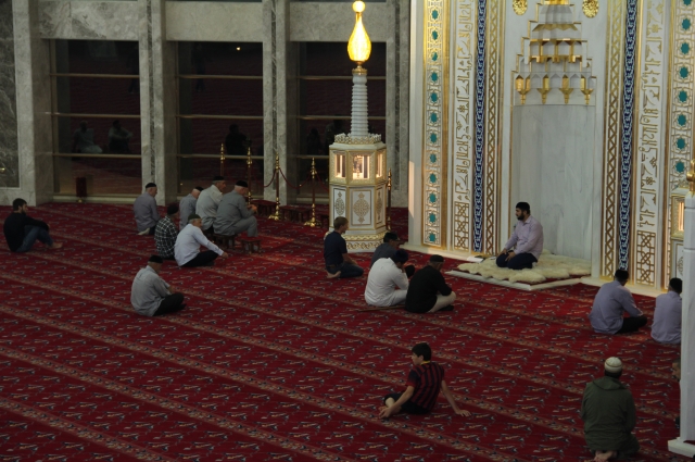 Религиозное воспитание - неотъемлемая часть чеченской культуры.