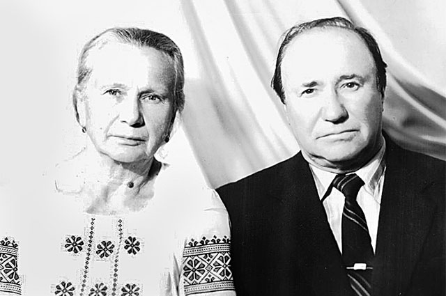 Анна Михайловна с братом Леонидом, выжившим на Колыме, 70-е гг.