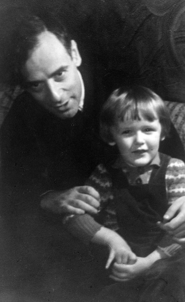 Академик Лев Ландау с сыном Игорем. 1962 год.