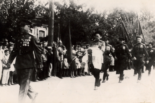 Парад казаков, вернувшихся с фронта, в Краснодаре. 16 сентября 1945 г.