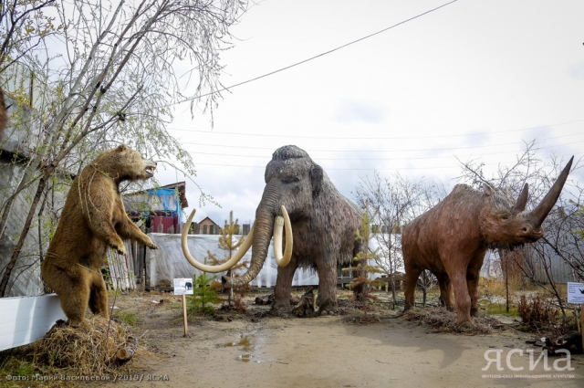 Скульптуры животных, которые были в парке Александра Файзеля.